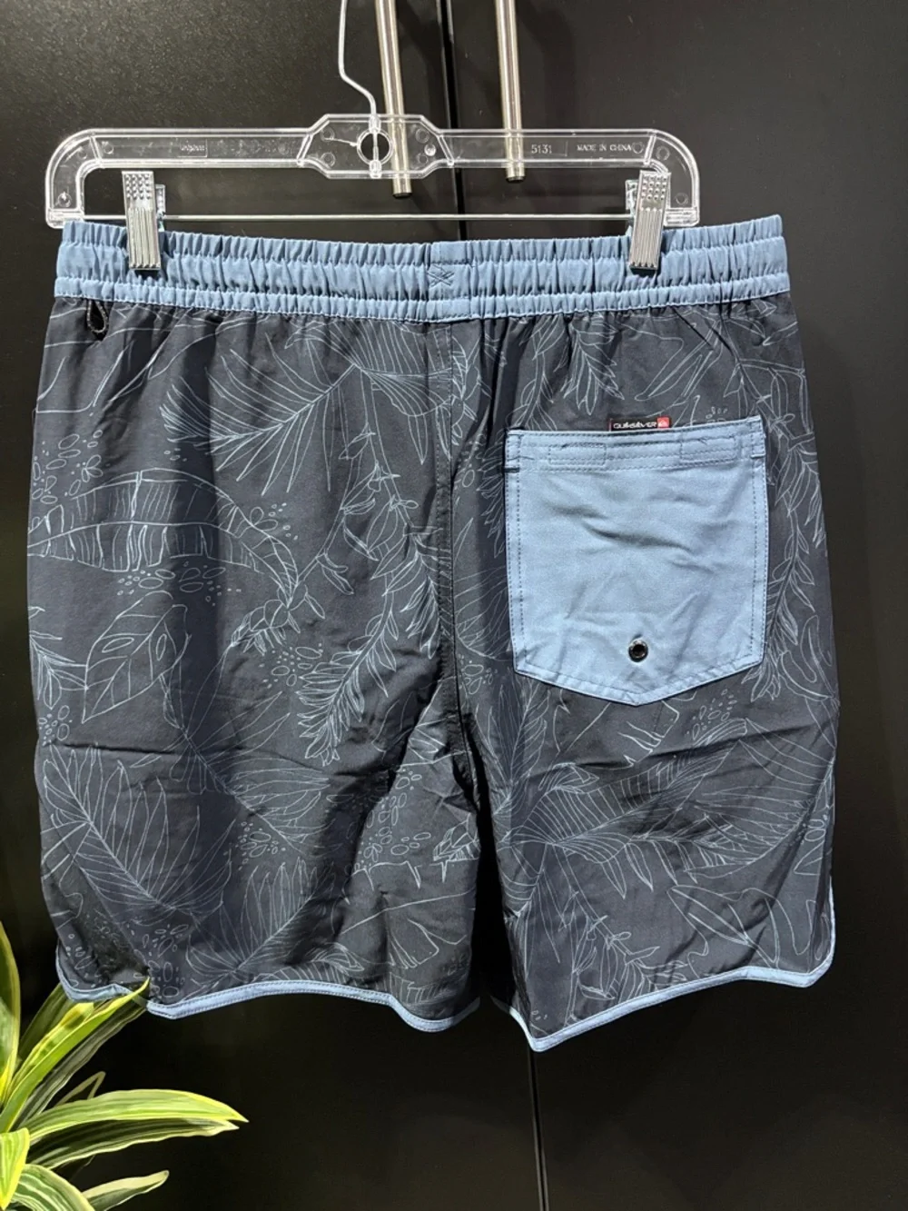 Quicksilver Board Shorts/Swim, boxer lined, zip pocket,back Velcro p back plus..